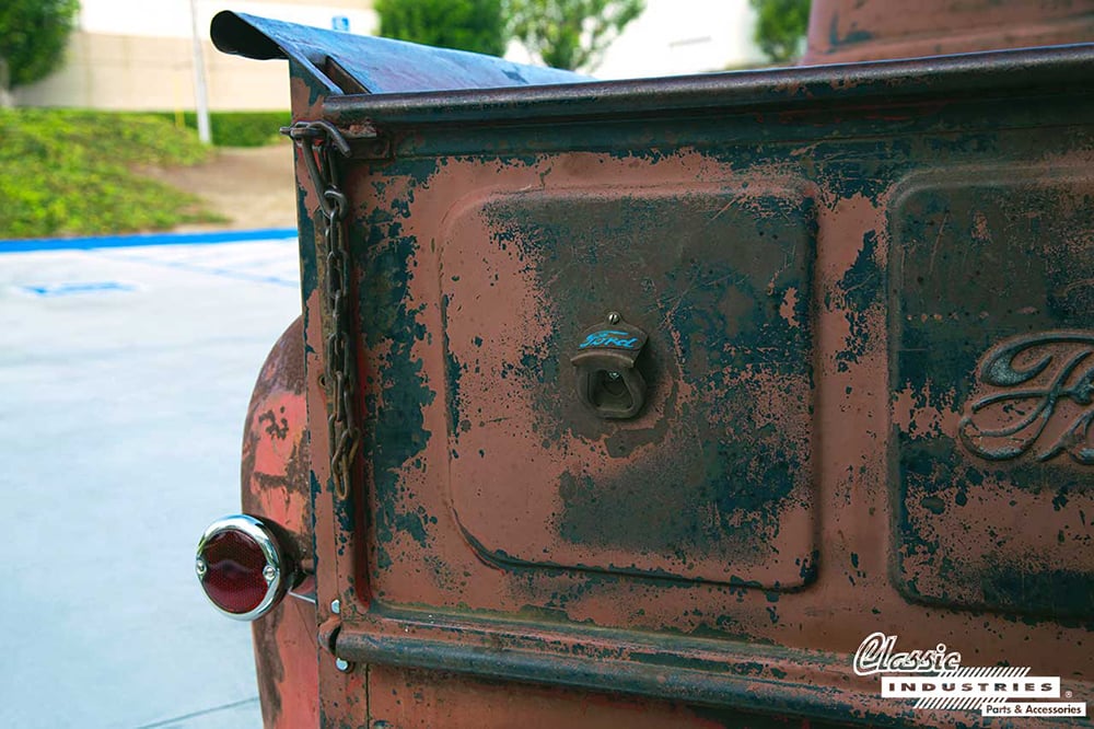 1952-Ford-F1-bottle-opener-taillight 1000 px