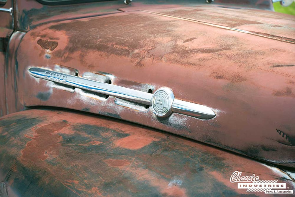 1952-Ford-F1-emblem-spear 1000 px
