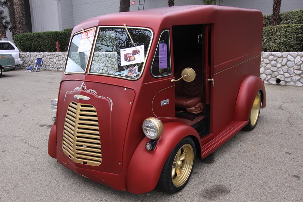 1955 Morris van Effi Muniz