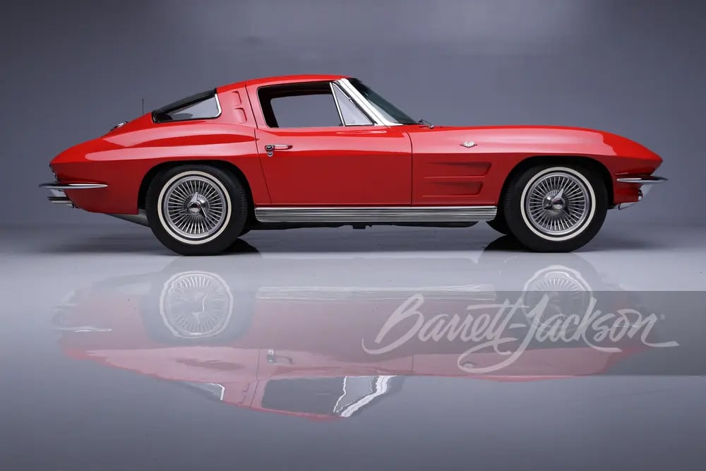 1963 Corvette split side view red copy