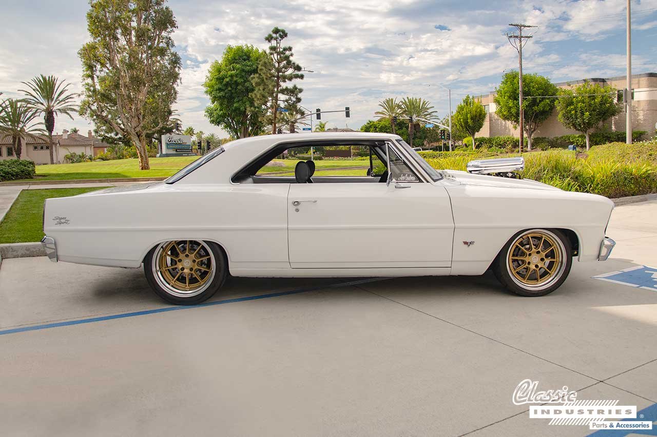 1966_Chevy_II_Nova_White_Side_View