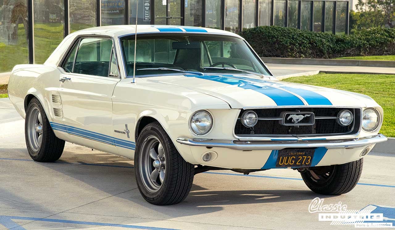 1967_Mustang_3-4_Front