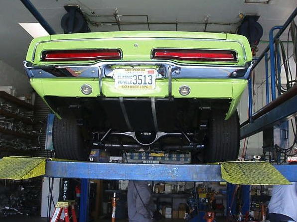1969 Dodge Charger lift