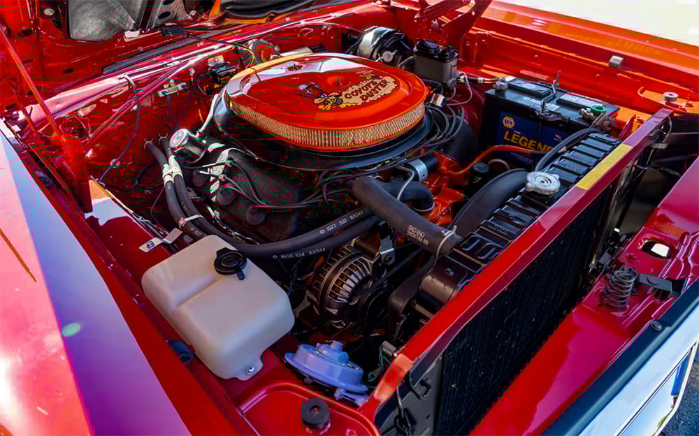 1969 Road Runner 426 Hemi engine copy