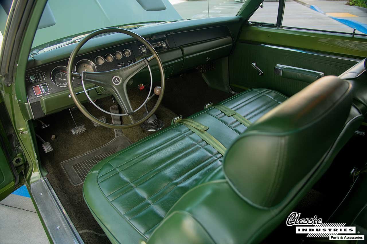 1969_Dodge_Super_Bee_F8_Green_Dash_Steering_Wheel