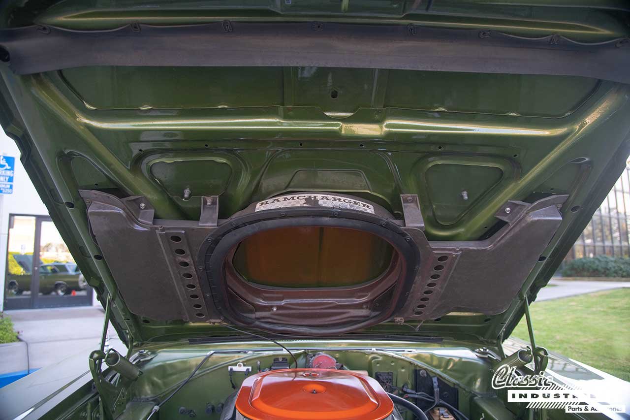 1969_Dodge_Super_Bee_F8_Green_Engine_Front_View