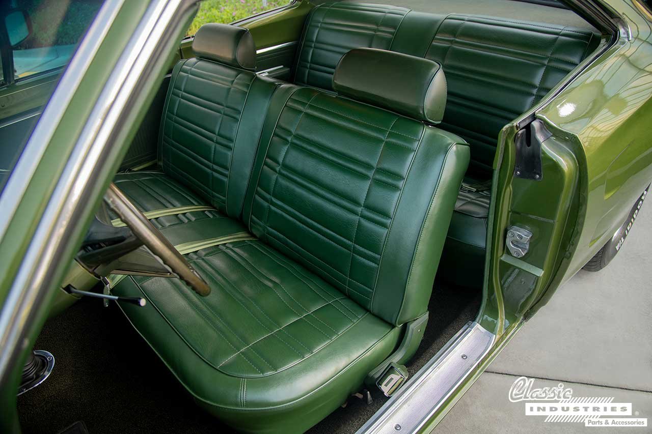 1969_Dodge_Super_Bee_F8_Green_Seats