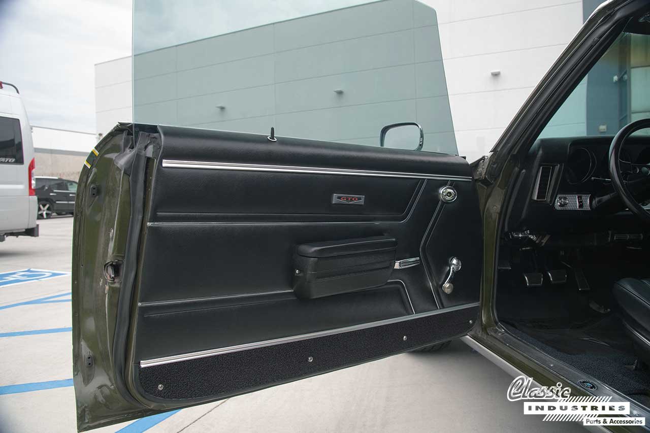1969_Pontiac_GTO_Verdugo_Green_Drivers_Side_Door