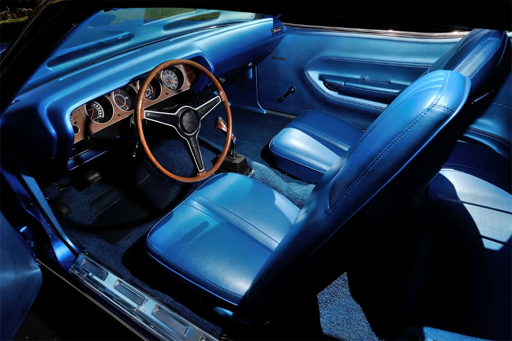 1971 Hemi Cuda blue convertible interior four speed copy