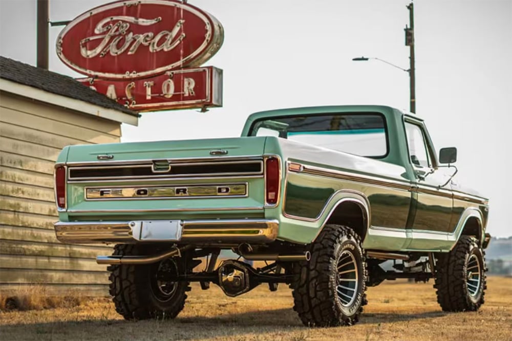 1977 Ford F-250 rear copy
