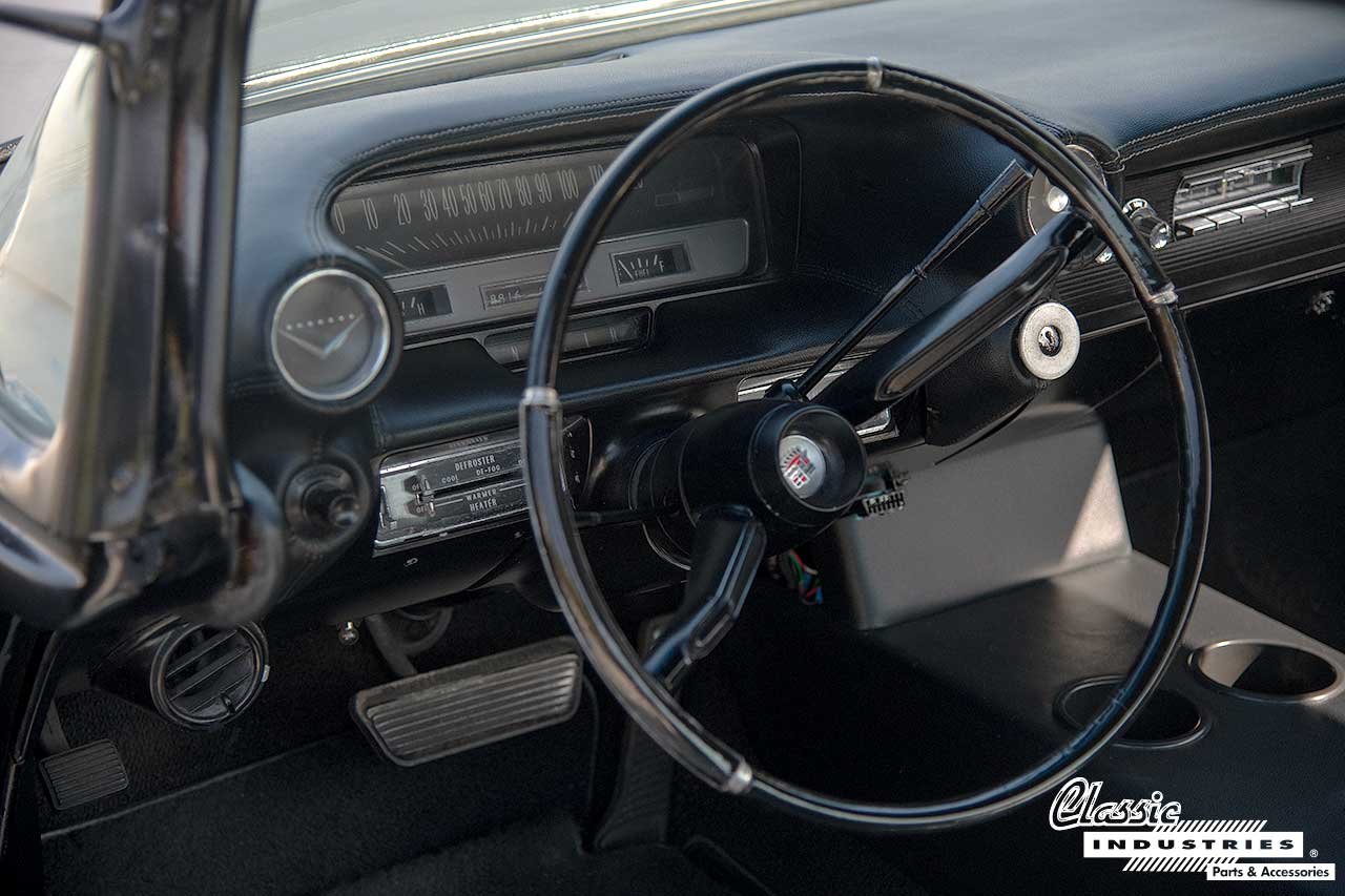 60-Cadillac_Black_Dash_and_Steering