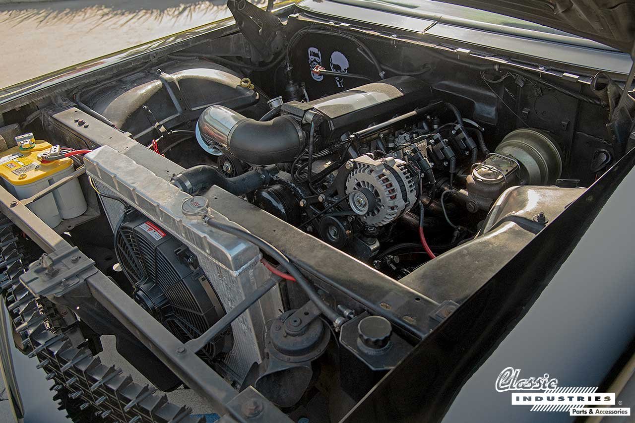 60_Cadillac_Black_Engine