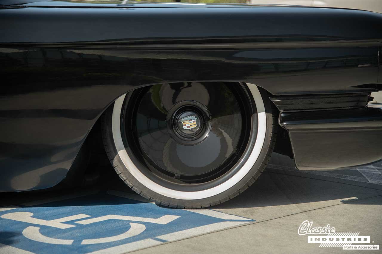60_Cadillac_Black_Front_Wheel_Tire