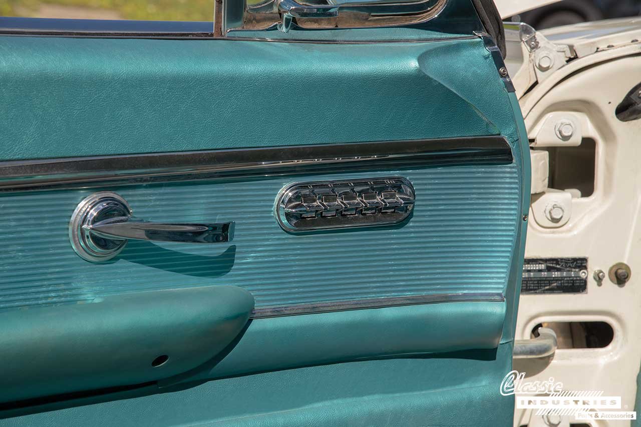 61_Ford_Thunderbird_Cream_Power_Windows