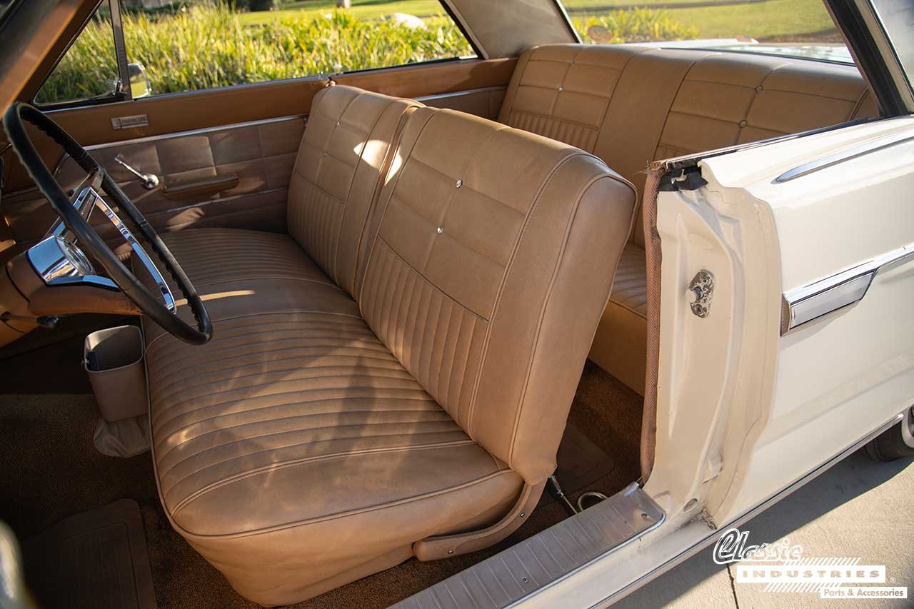 65_Ford_Fairlane_White_Seats