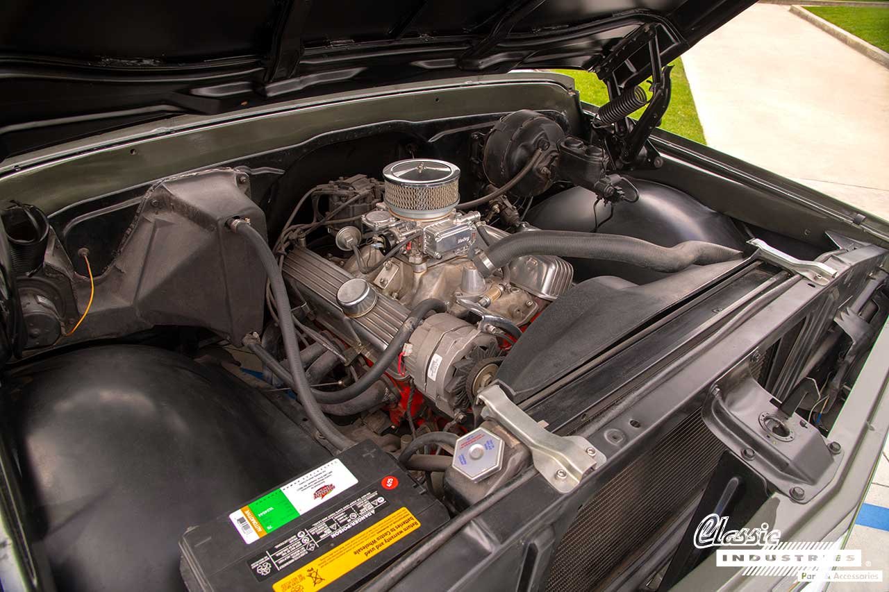 68_GMC_Stepside_Green_Engine
