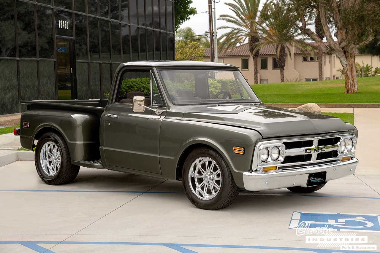 68_GMC_Stepside_Green_Three_Fourth_Front_Lead