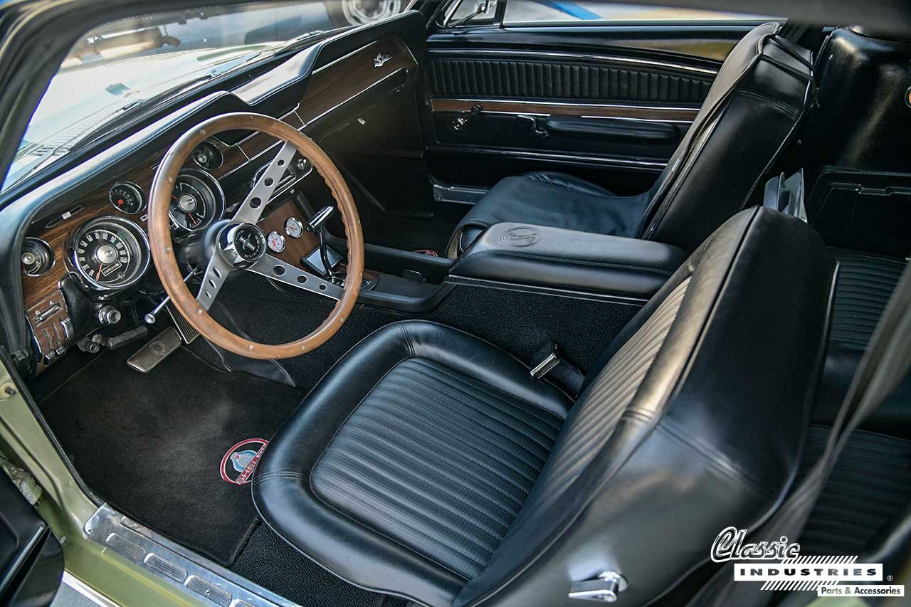 68_Shelby_Mustang_Green_Whitw_Dash