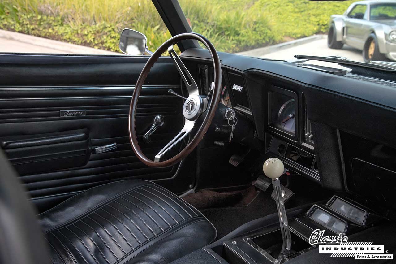 69_Black_Camaro_Z28_Dash