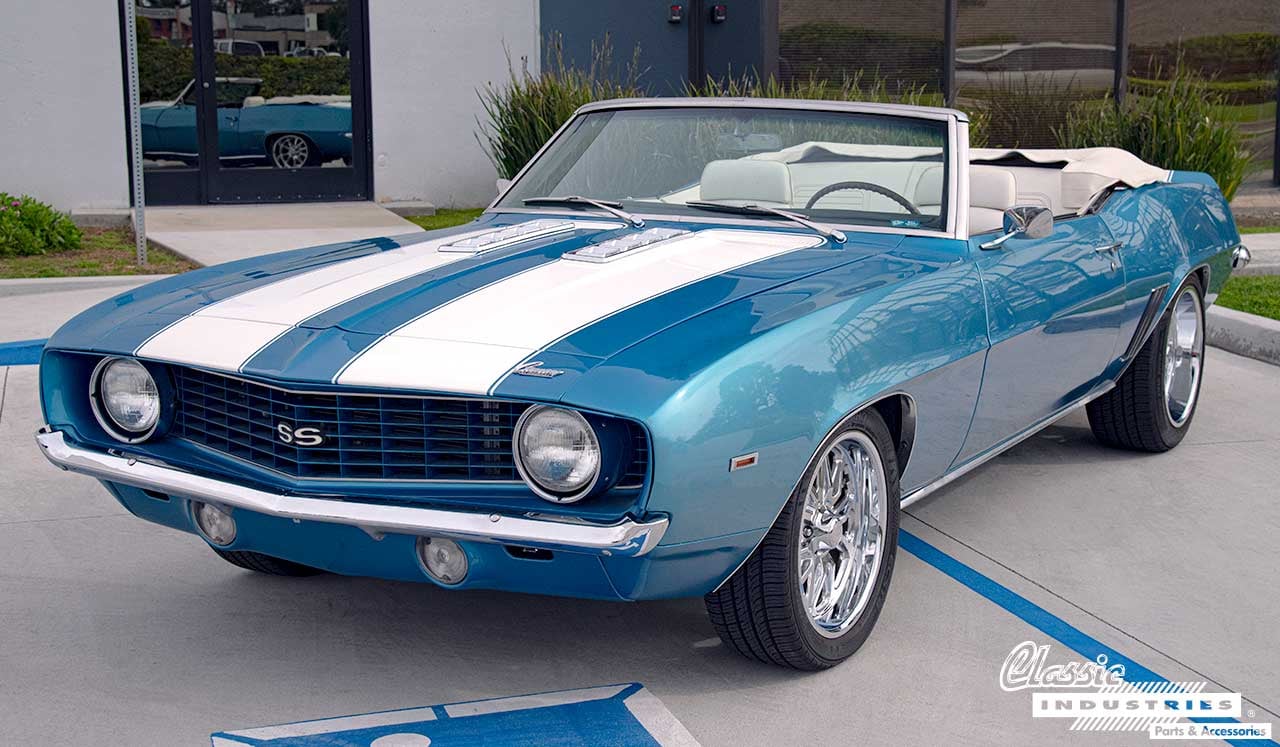 69_WHITE_OVER_BLUE_CAMARO_3-4_FRONT_LEAD_TOP_DOWN
