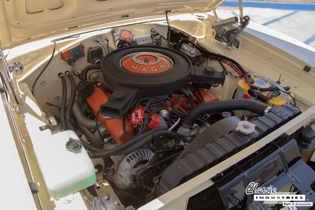 70_Charger_Cream_Yellow_Engine
