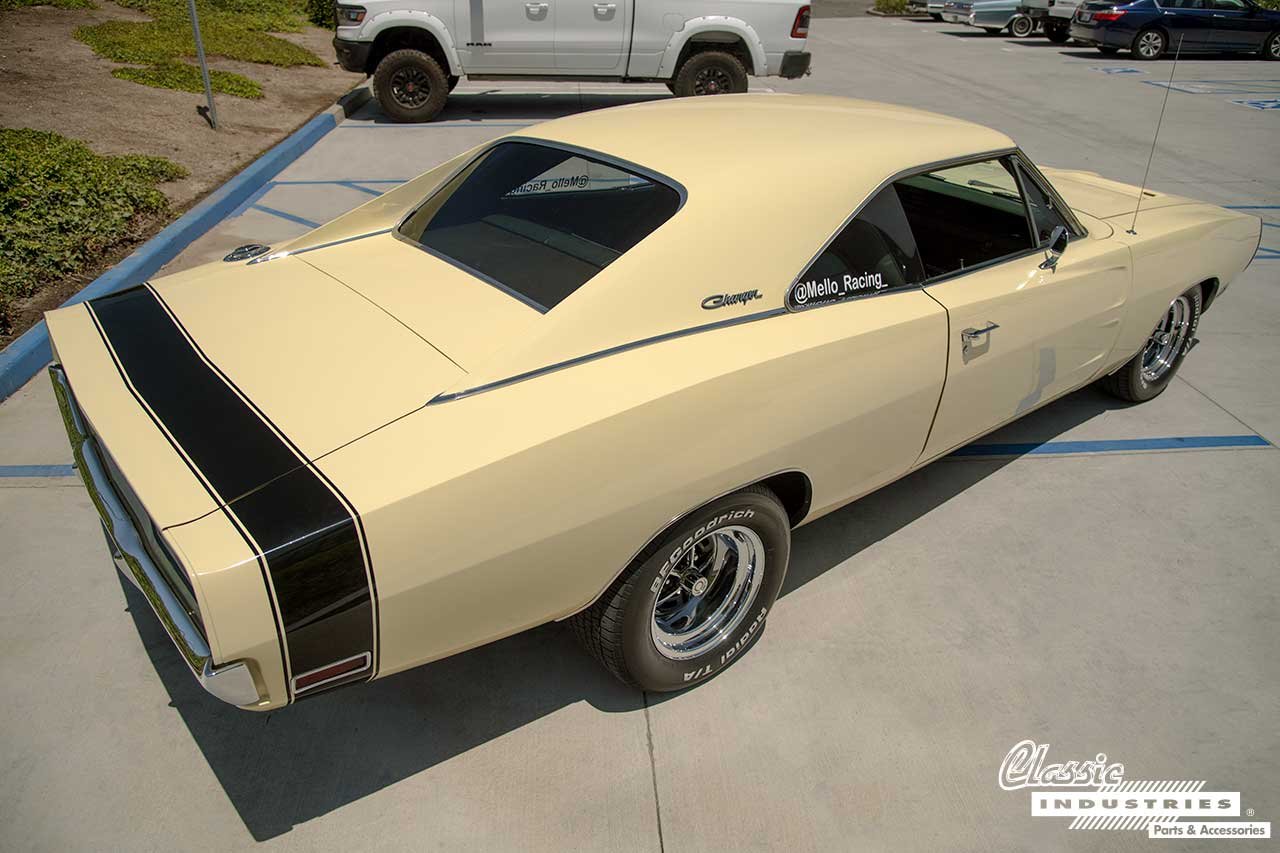 70_Charger_Cream_Yellow_Three_Fourth_Rear