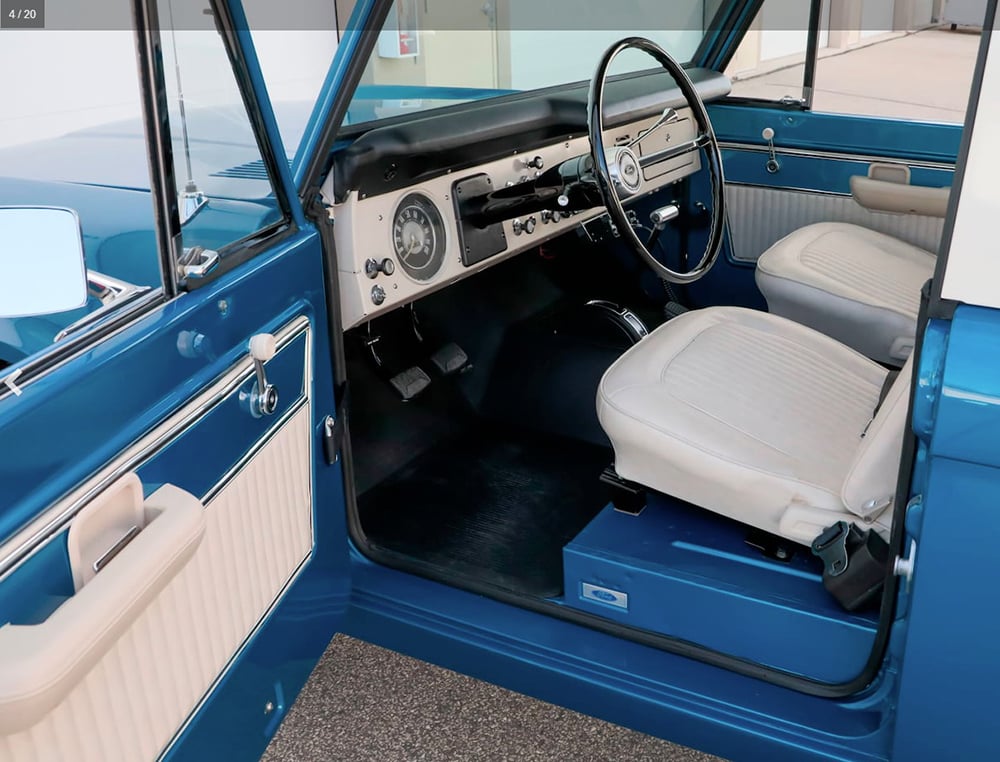 Ford_Bronco_history_1971-3