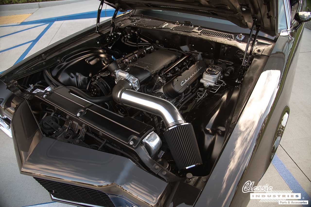 71_Camaro_SS_Black_Engine