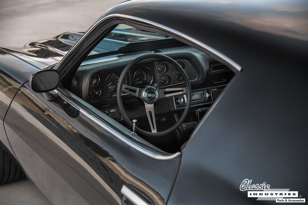 71_Camaro_SS_Black_Steering_Wheel_Door