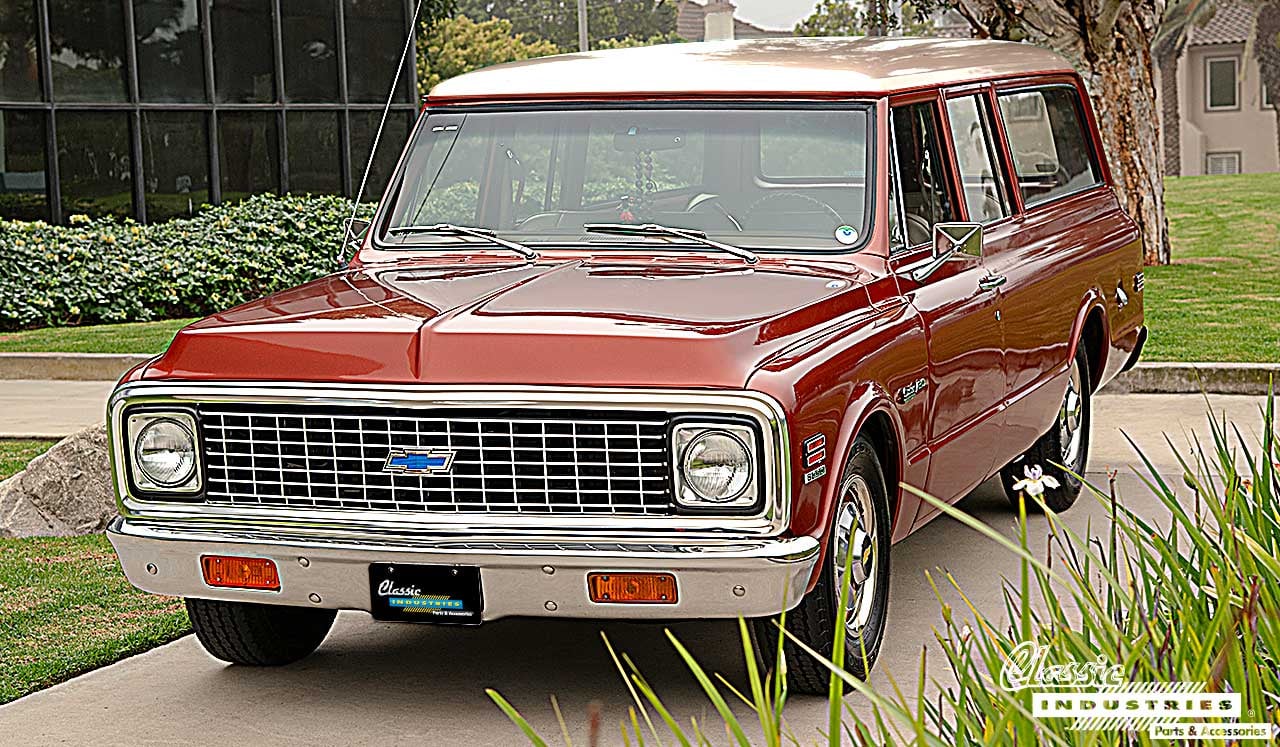 72-Chevy_Suburban_Three_Quarter_Front_Lead front repaired