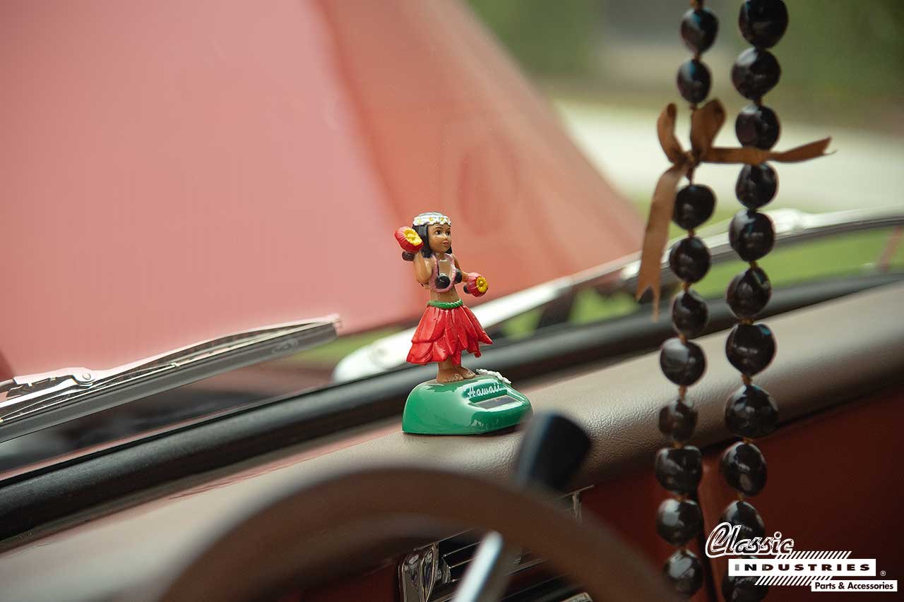 72_Chevy_Suburban_Mascot