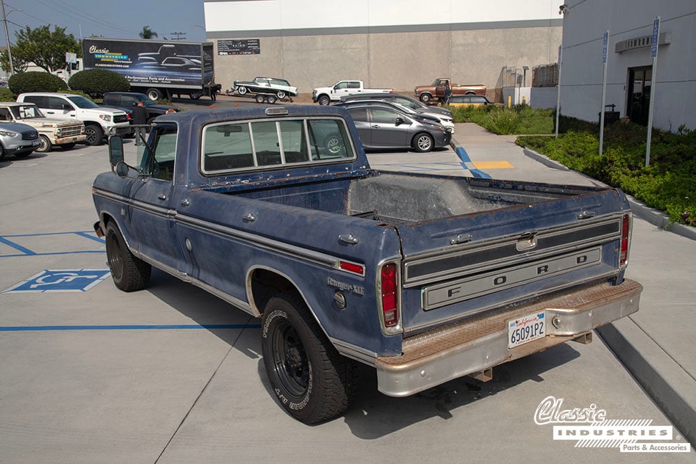 73_Blueord_F350_Three_Fourth_Rear copy