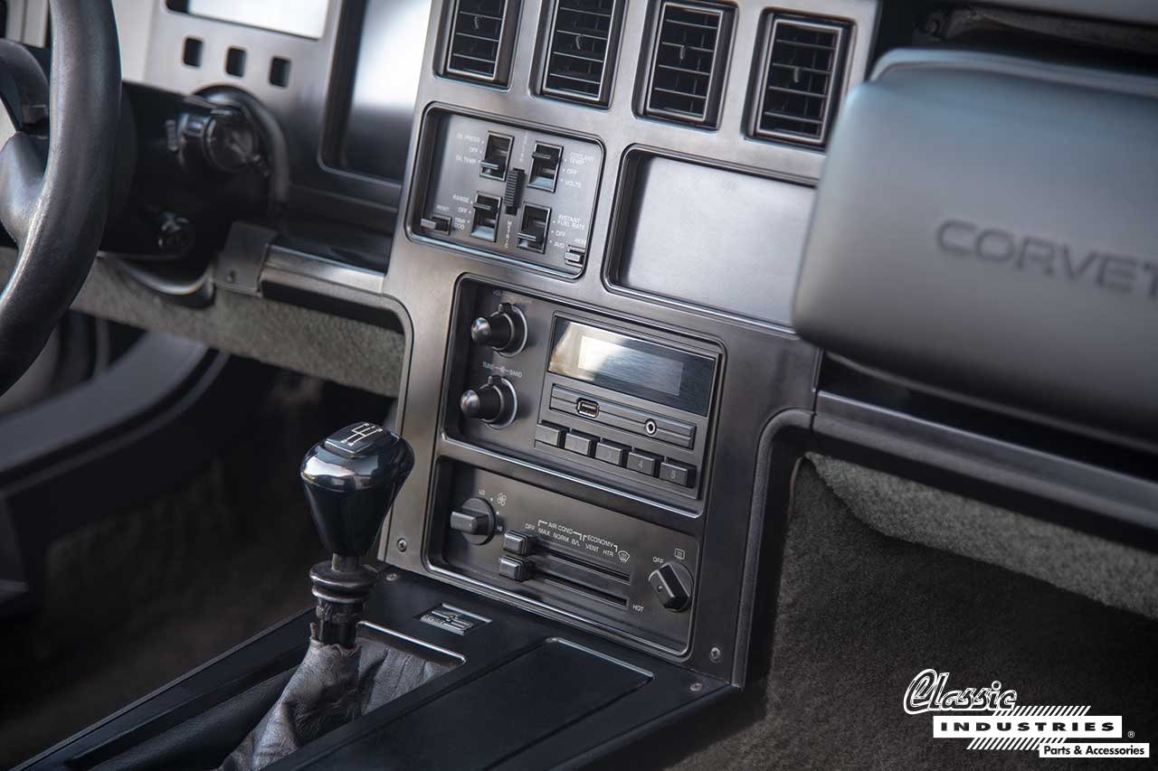 85_Corvette_Fernando_Black_Silver_Gear_Shift