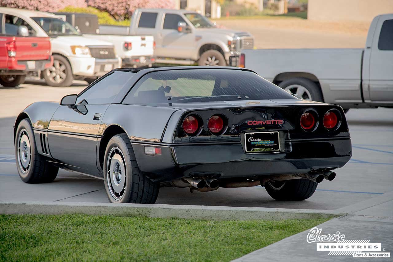 85_Corvette_Fernando_Black_Silver_Three_Fourth