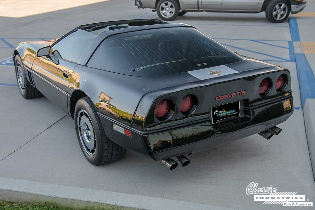 85_Corvette_Fernando_Black_Silver_Three_Fourth_Rear