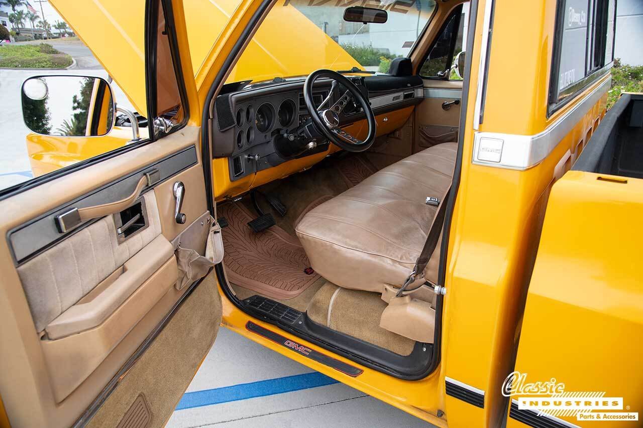 87_GMC_Rio_Yellow_Door_Panel_Dash_Seat