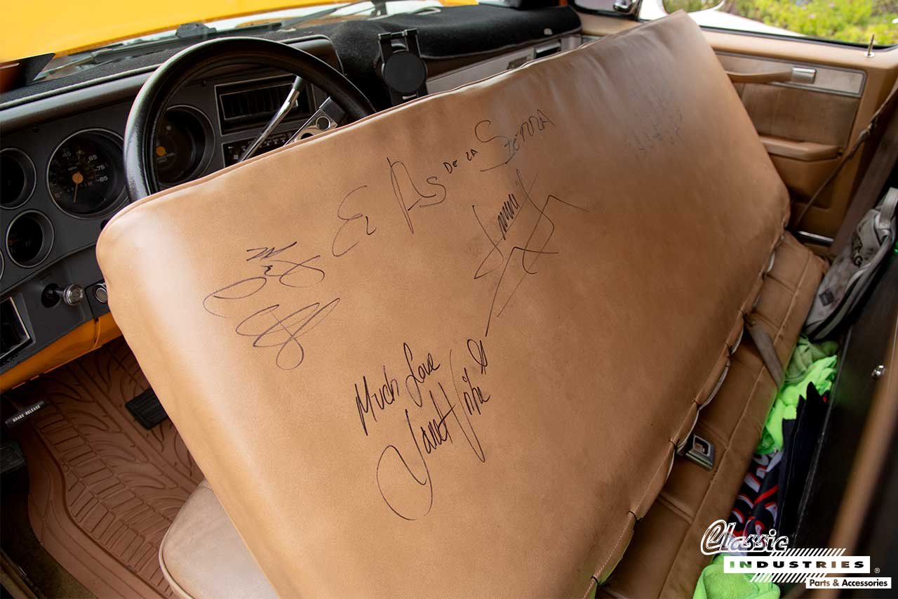 87_GMC_Rio_Yellow_Famous_People_Signatures