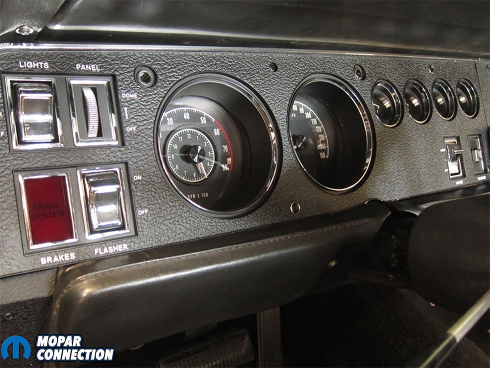 Dodge_interior_restoration_06