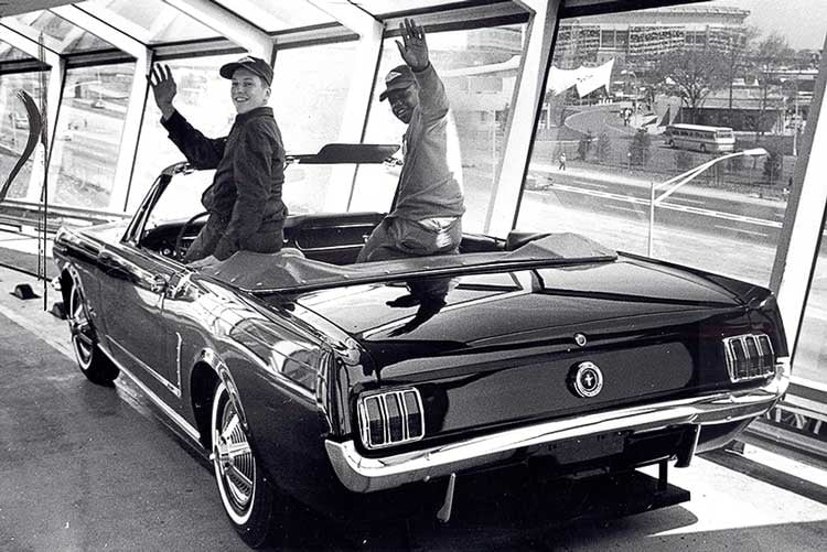 Ford-Mustang-Magic-Skyway-Worlds-Fair-06
