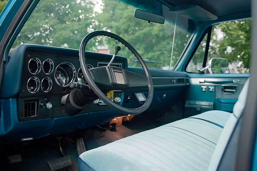Hemmings-1987-silverado-R10-restomod-10