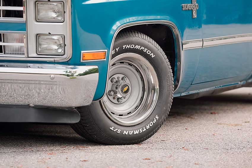 Hemmings-1987-silverado-R10-restomod-4