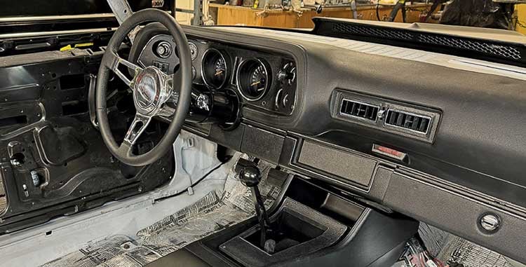all-chevy-performance-1971-camaro-pedals-shifter-steering-10