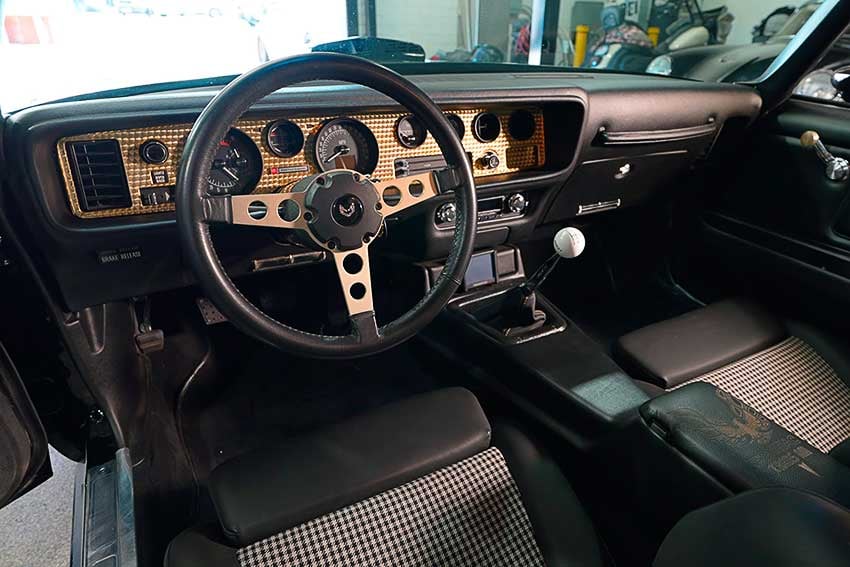 autotopiala-1977-trans-am-restomod-LSA-supercharged-06
