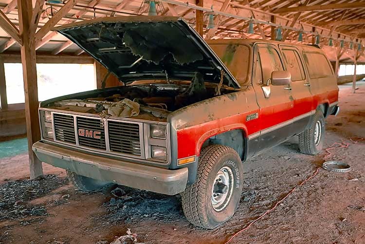 hagerty-barn-find-87-suburban-4x4
