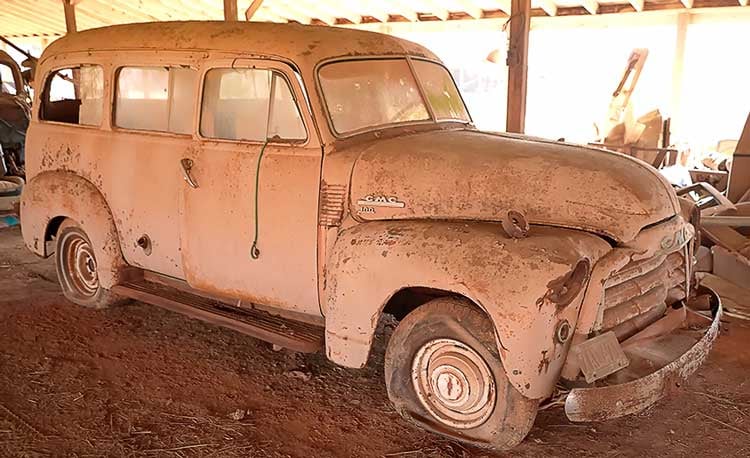 hagerty-barn-find-old-suburban