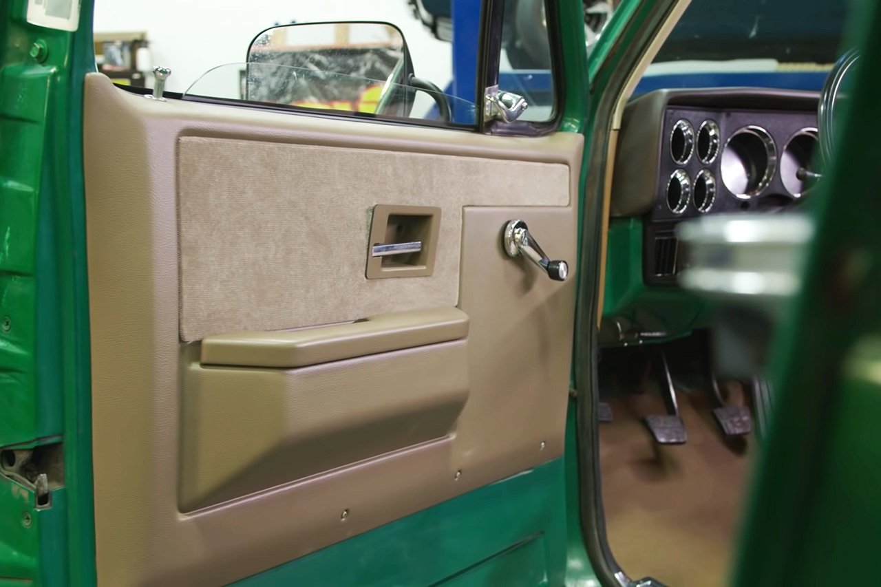 hemmings-big-green-1981-chevy-suburban-parts-restoration-6