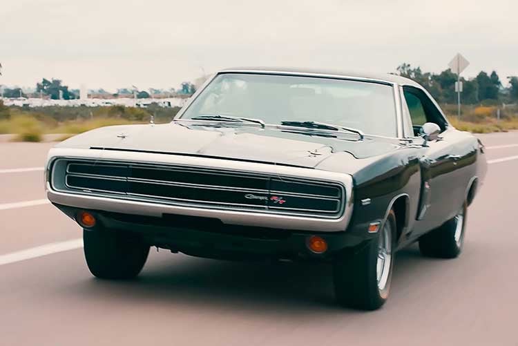 restomods-1970-charger-hemi-restoration-vs-restomod-03