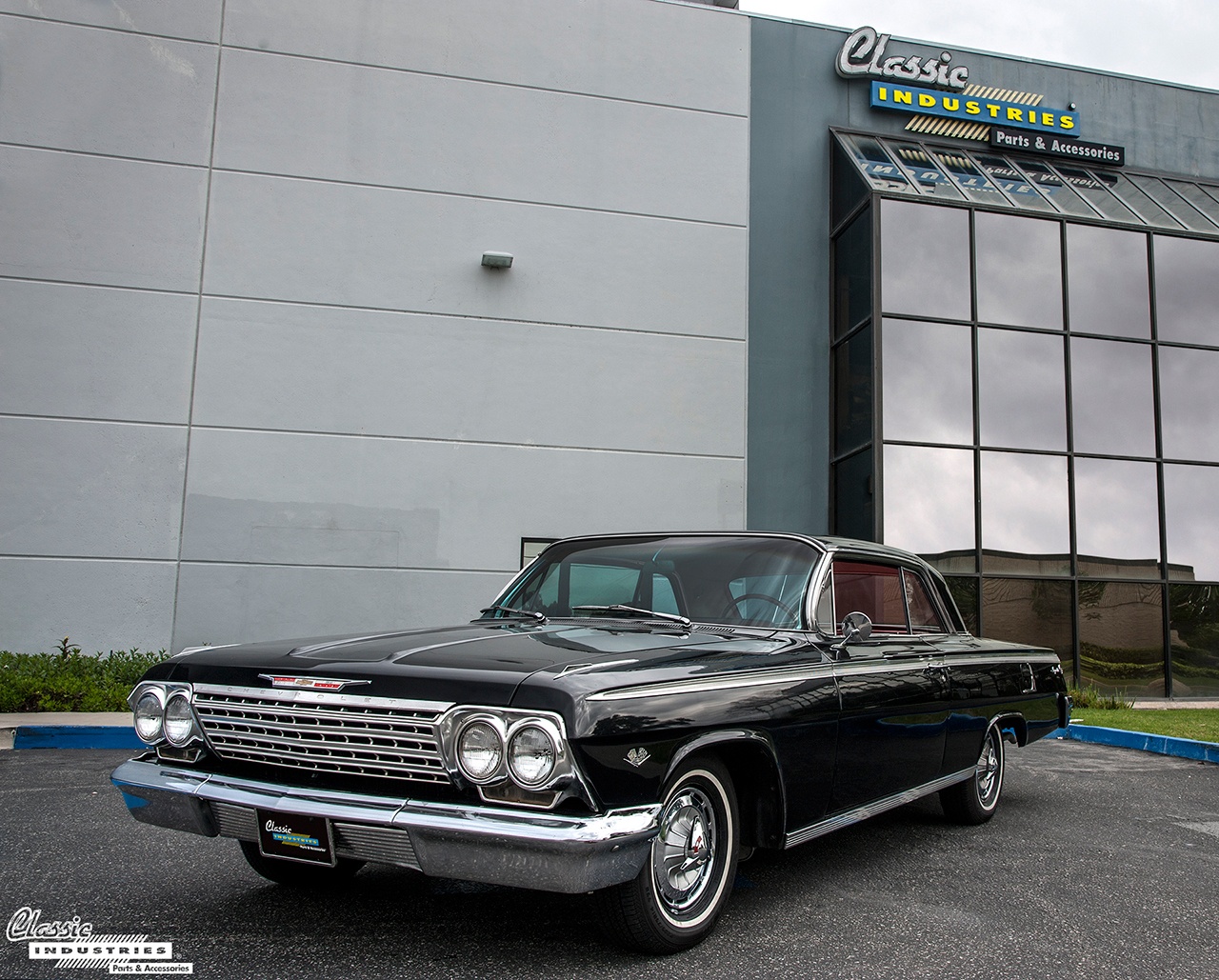 62-Impala-SS-Blk-Building