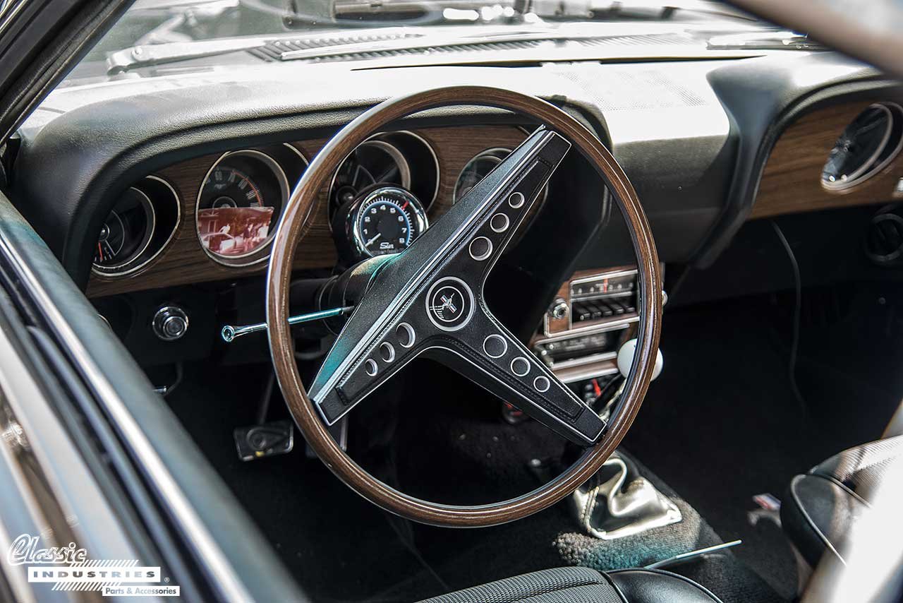 Mach-1-Interior