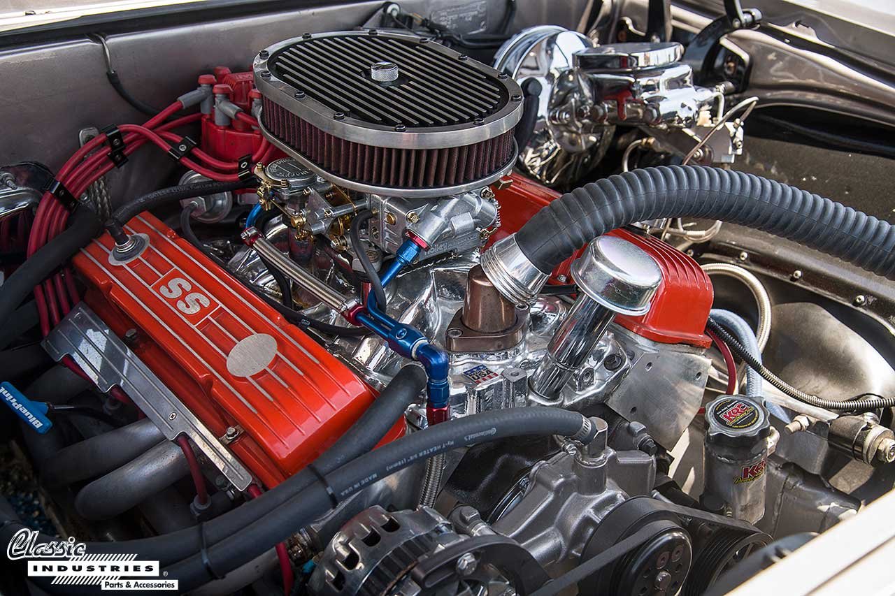 67-RS-Camaro_Engine